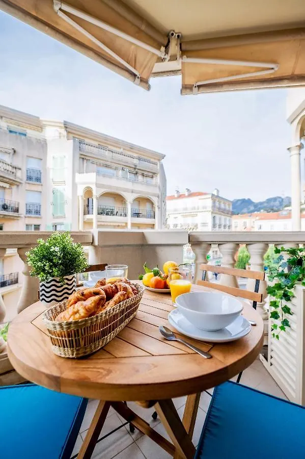 Le Victoria - Beau 2P Avec Vue Mer, Balcon, Piscine, Sauna Et Parking Prive Au Centre Ville De Menton 0*,  Frankrike