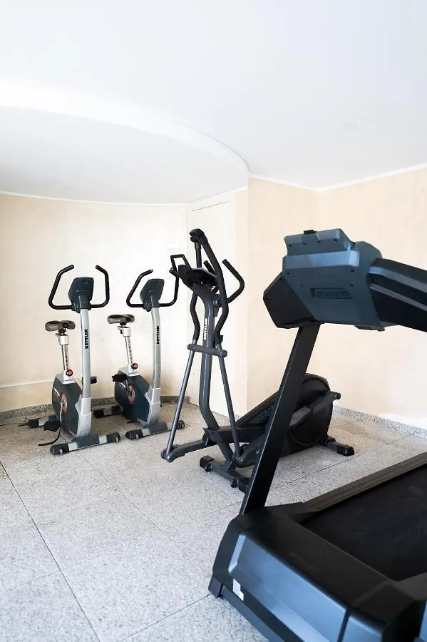 Lägenhet Le Victoria - Beau 2P Avec Vue Mer, Balcon, Piscine, Sauna Et Parking Prive Au Centre Ville De Menton