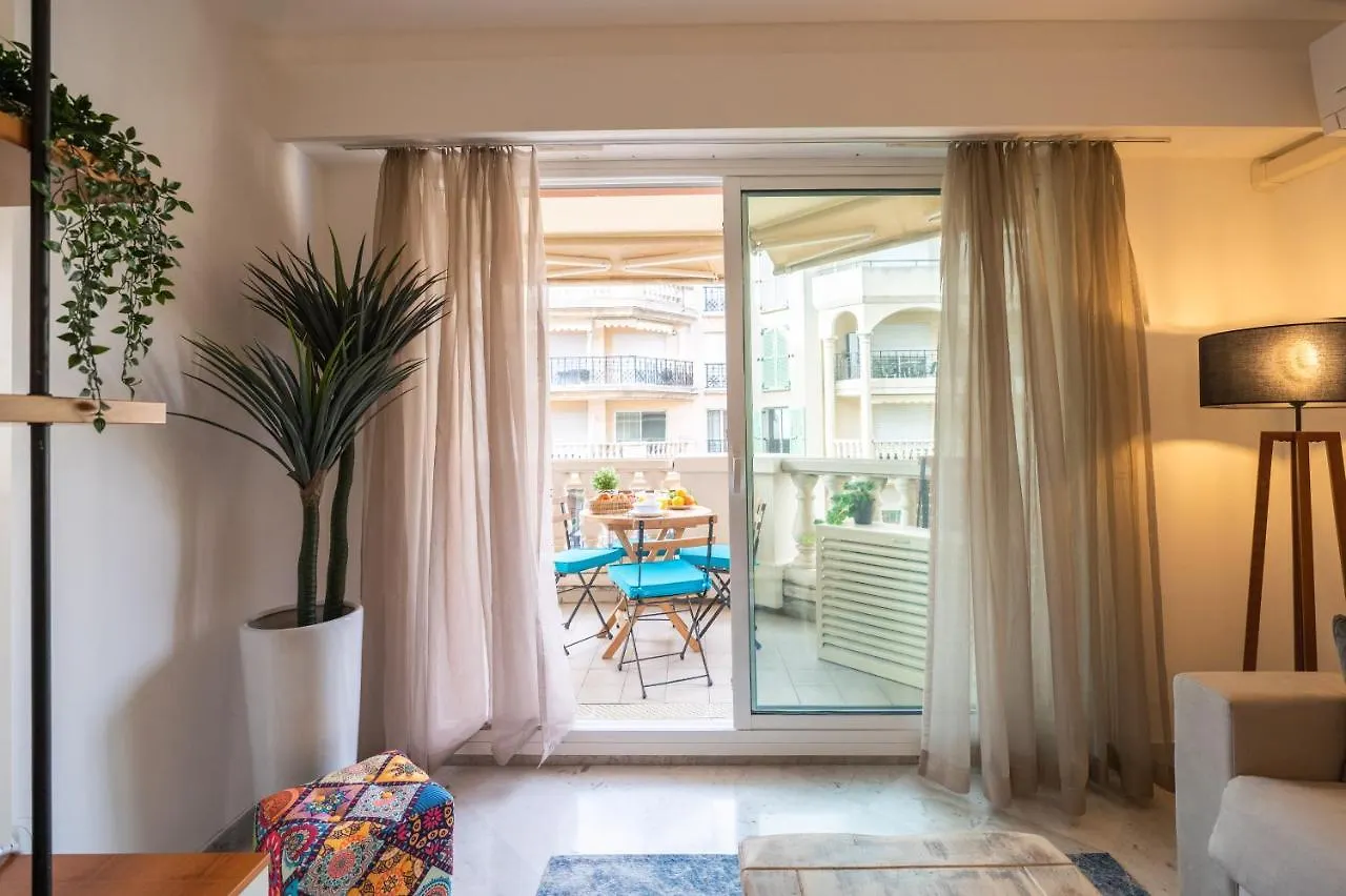Le Victoria - Beau 2P Avec Vue Mer, Balcon, Piscine, Sauna Et Parking Prive Au Centre Ville De Menton